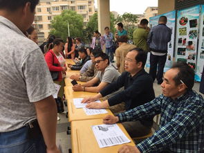 志愿服務(wù)進社區(qū) 教育咨詢面對面——區(qū)八中黨員骨干教師進社區(qū)開展教育咨詢活動